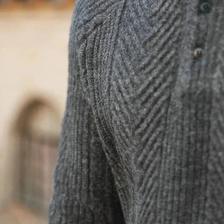 Knitted Sweater – Patterned Texture & Layered Warmth
